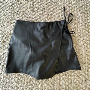 Abercrombie Vegan Leather Tie Skirt (size M)